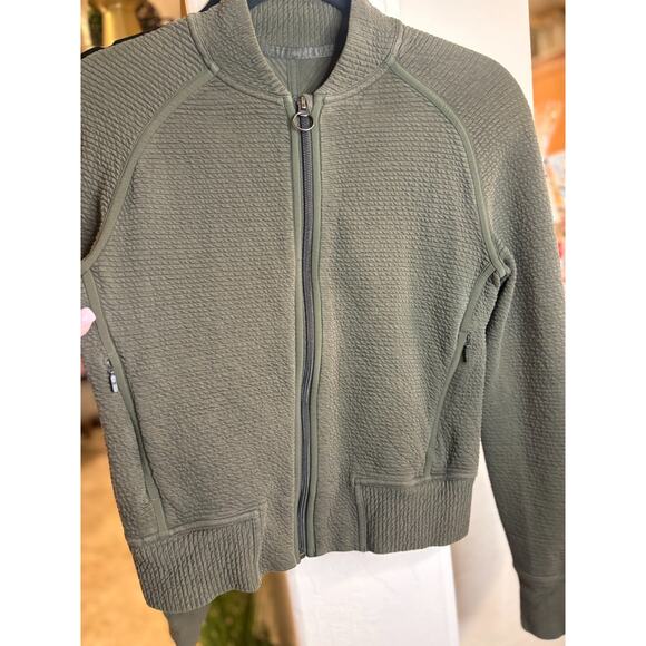 Lululemon On Repeat Olive Green Bomber Jacket Size 4 - Picture 4 of 5
